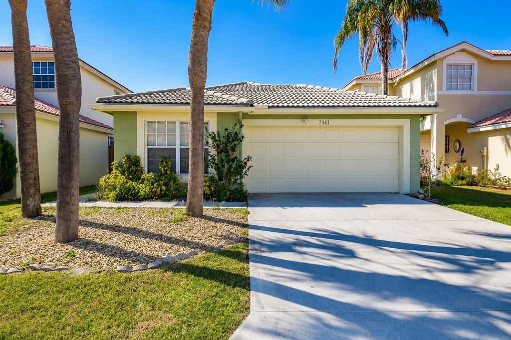 Photo of 7063 Middlebury Drive, Boynton Beach, FL 33436 (MLS # B26037750)