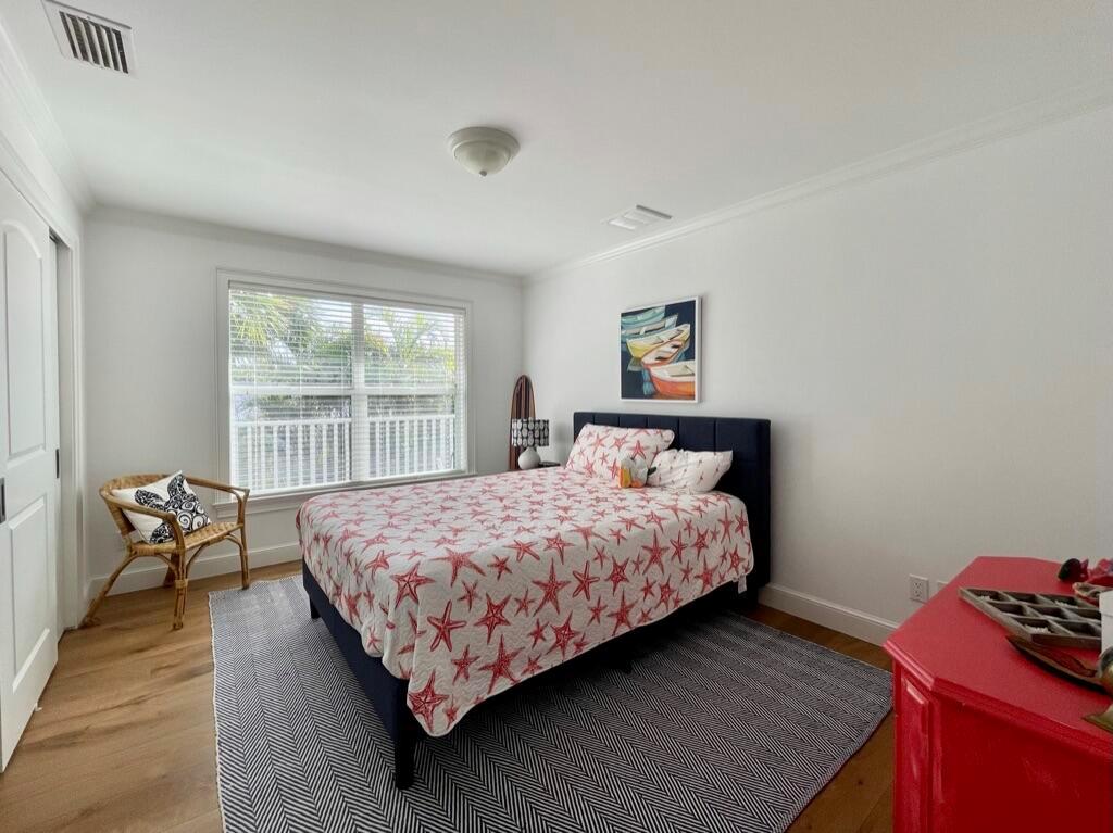 BEACH HOUSE COTTAGES - Residential Lease