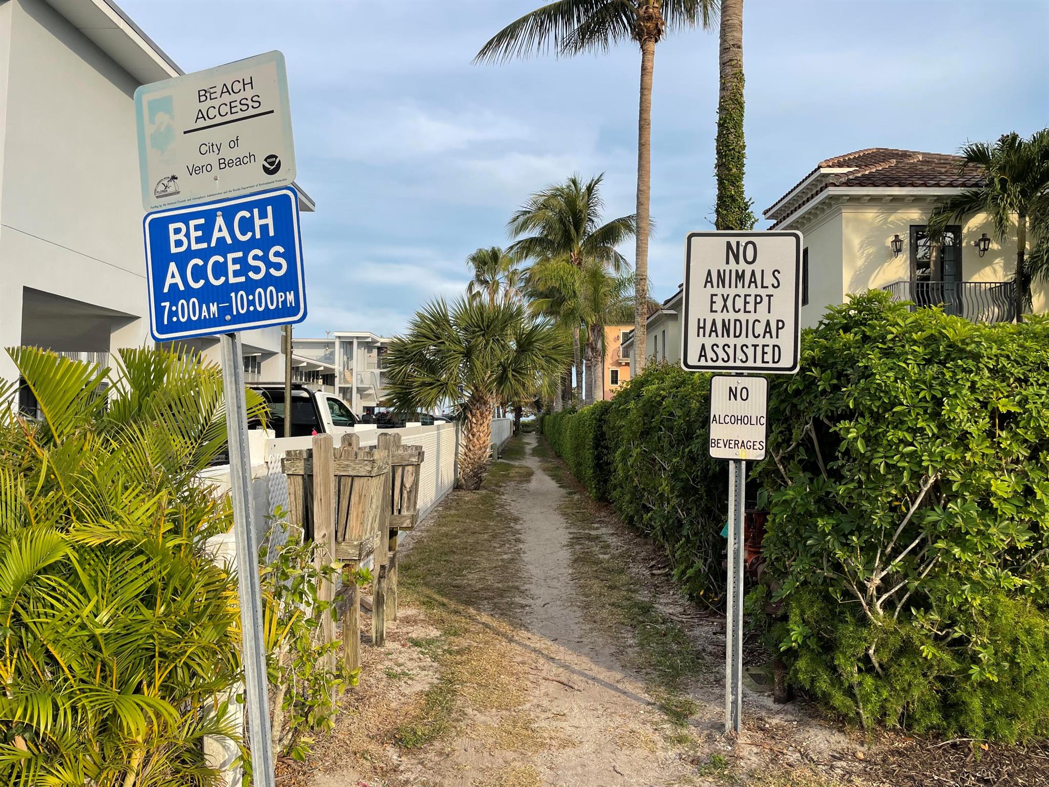 BEACH HOUSE COTTAGES - Residential Lease