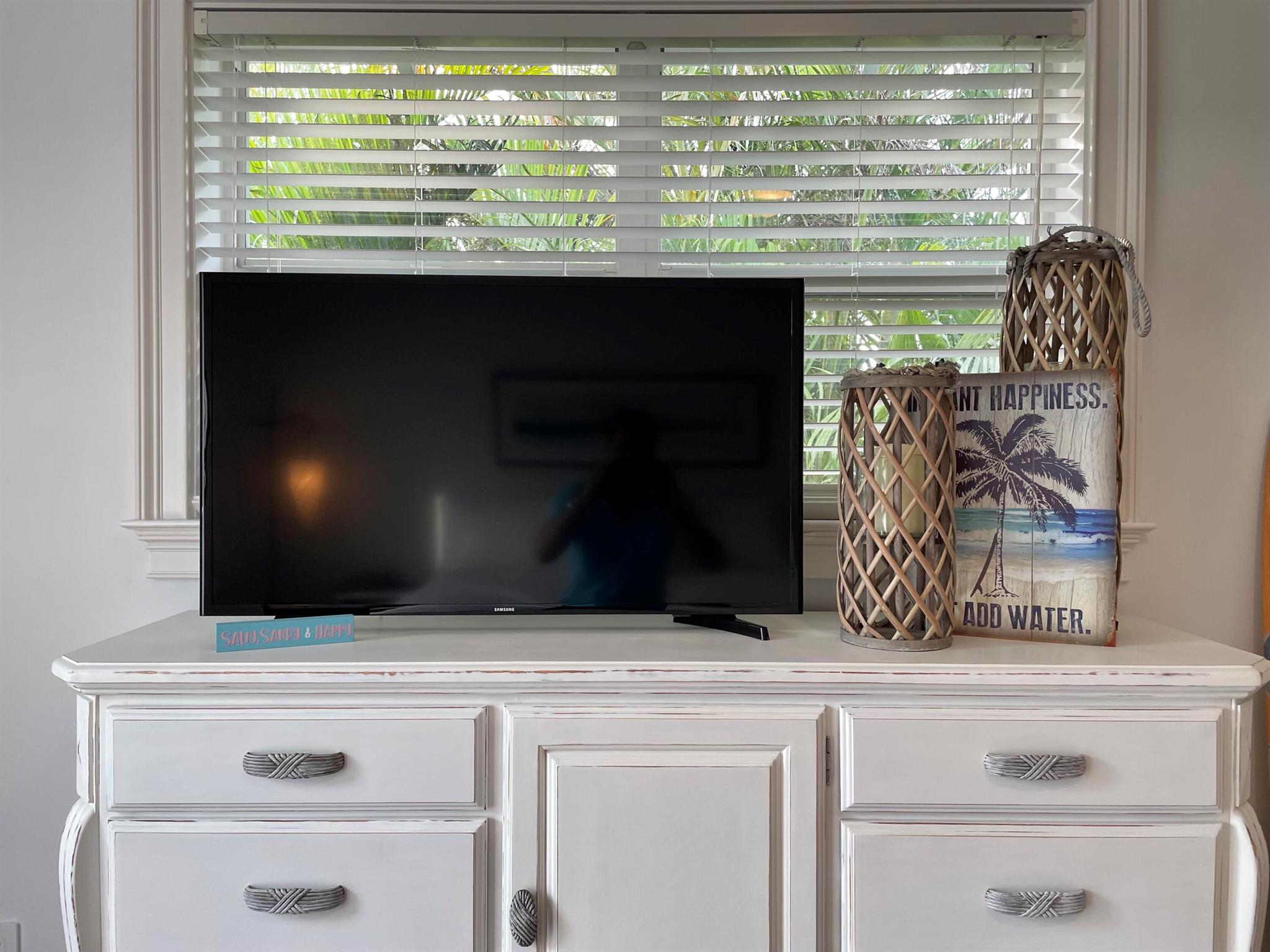 BEACH HOUSE COTTAGES - Residential Lease