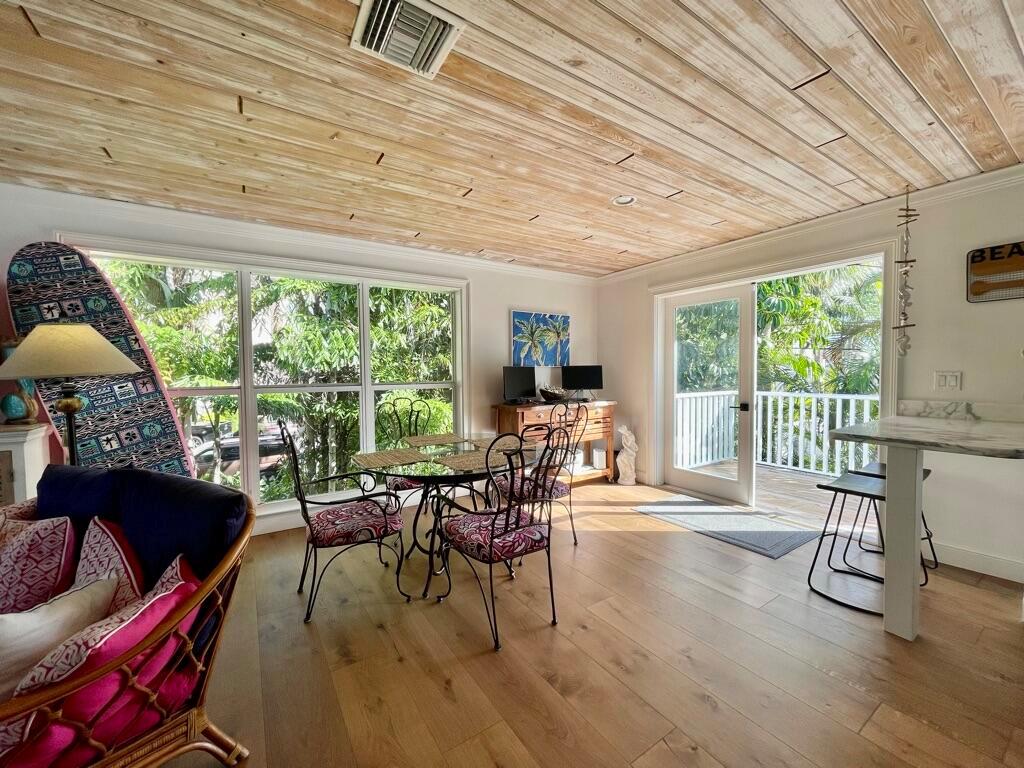 BEACH HOUSE COTTAGES - Residential Lease