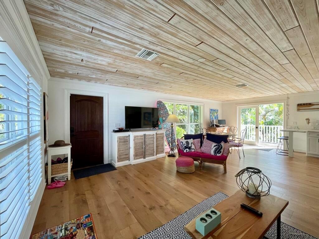 BEACH HOUSE COTTAGES - Residential Lease