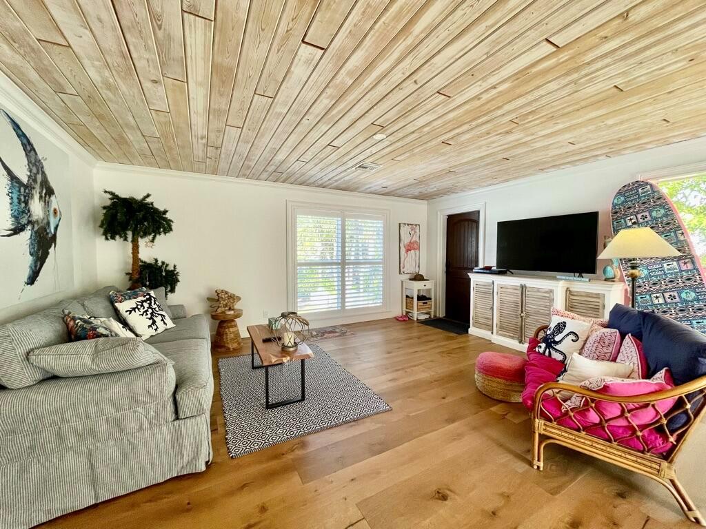 BEACH HOUSE COTTAGES - Residential Lease