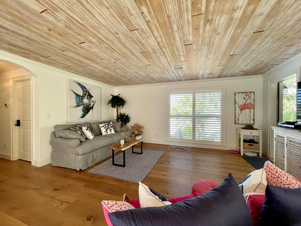 BEACH HOUSE COTTAGES - Residential Lease