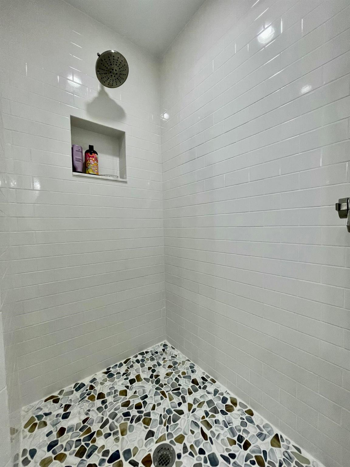 BEACH HOUSE COTTAGES - Residential Lease