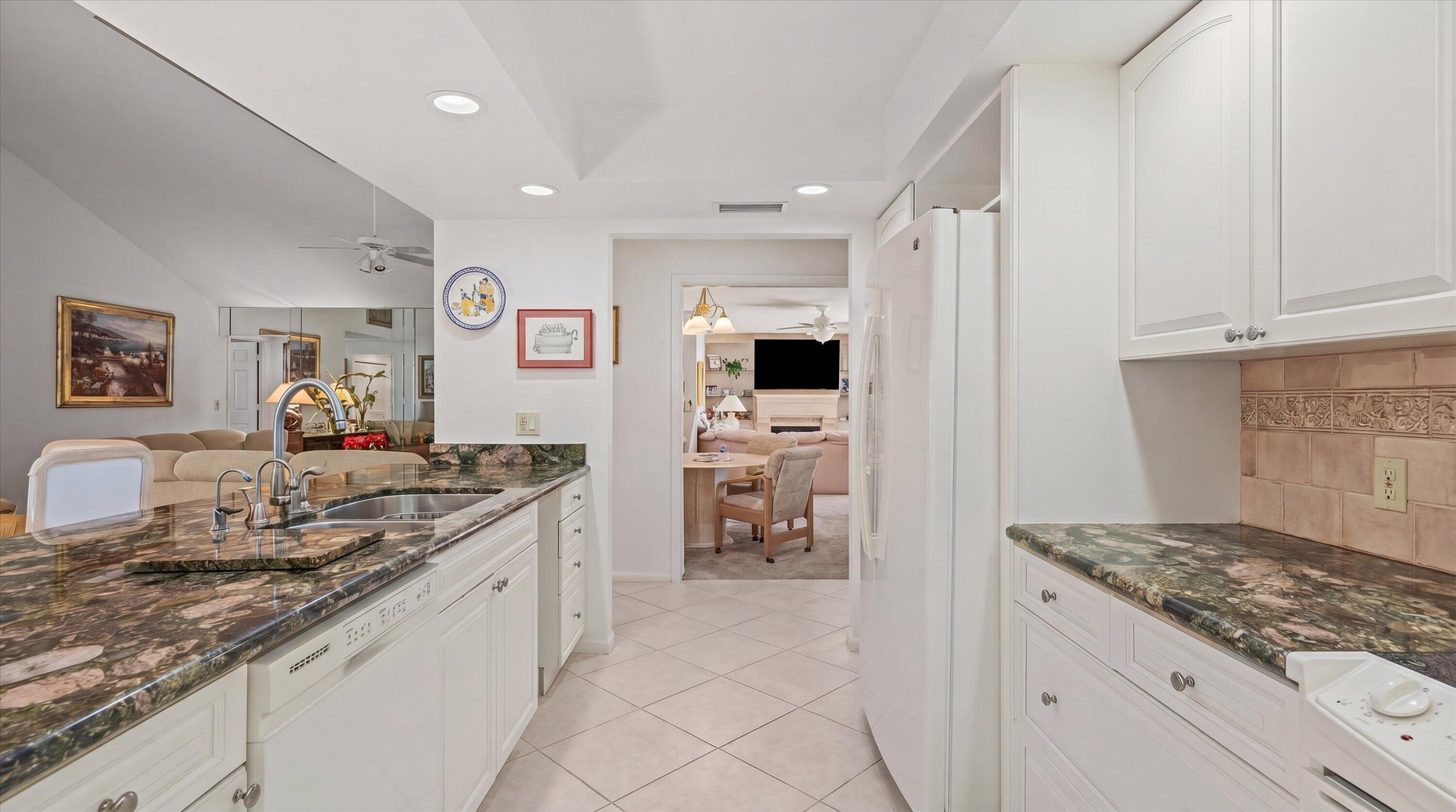 CROSSWINDS AT JONATHANS LANDING - Residential