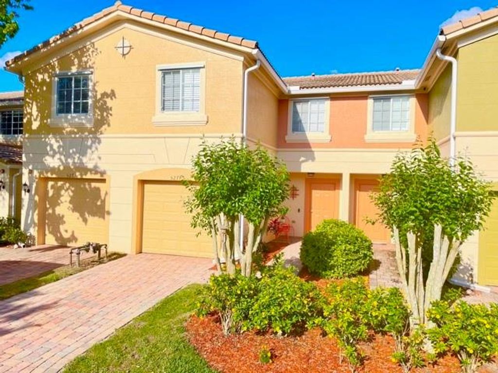 Photo of 5277 SE Jennings Ln, Stuart, FL 34997 (MLS # F10285625)