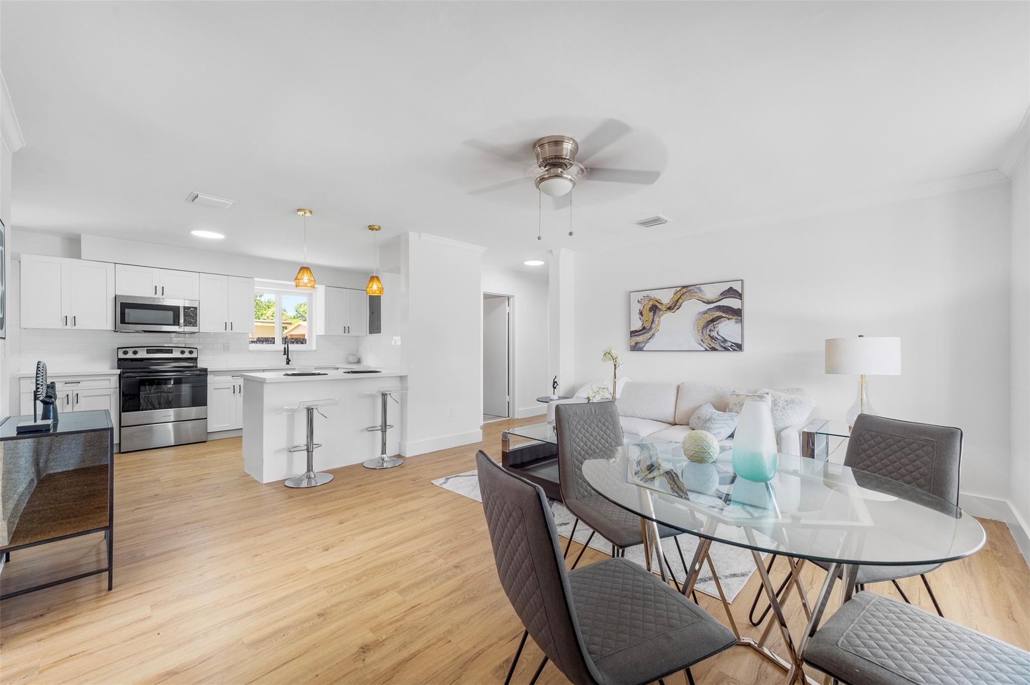 2050 NW 30th Ave, Fort Lauderdale, FL, 33311/$435,000 2 2050 NW 30th Ave