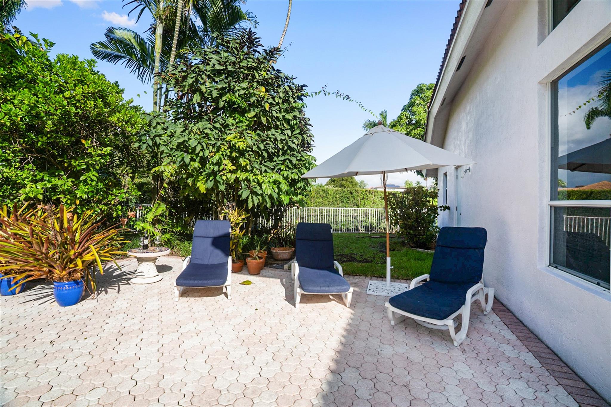 Hollywood Lakes Country C - Residential Lease