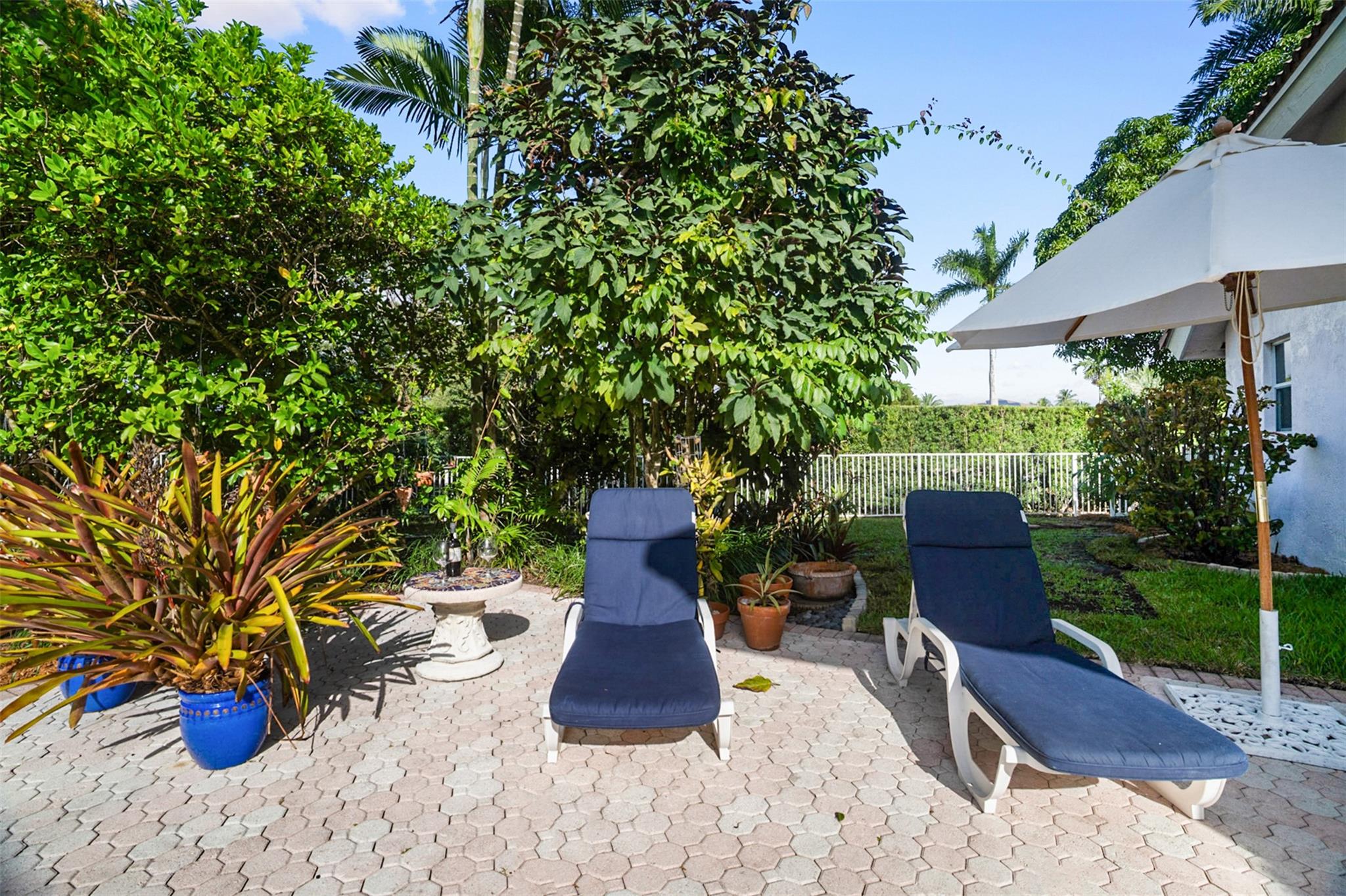 Hollywood Lakes Country C - Residential Lease