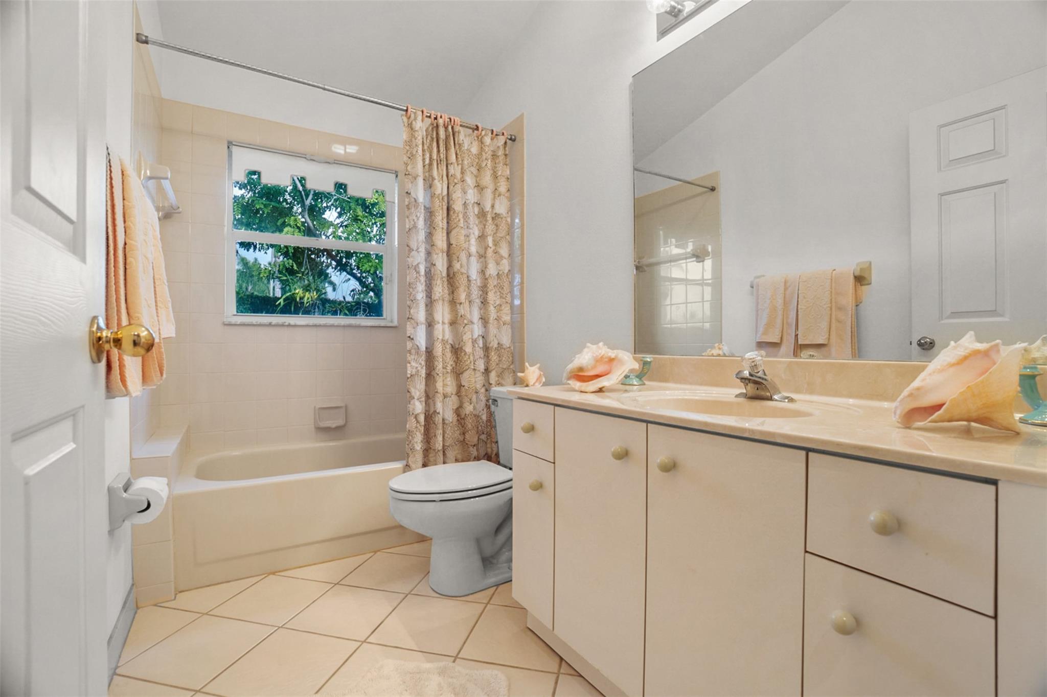 Hollywood Lakes Country C - Residential Lease