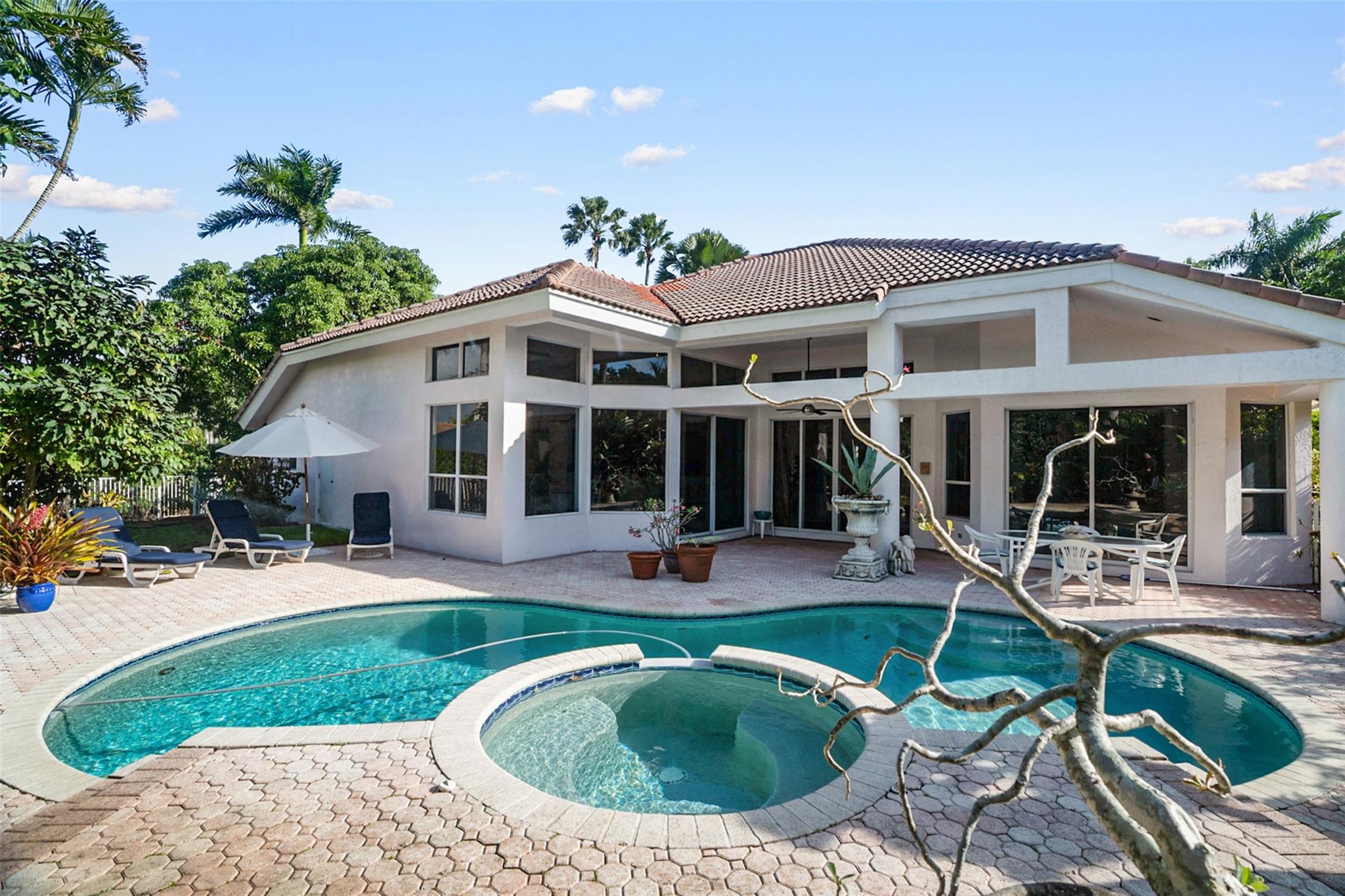 Hollywood Lakes Country C - Residential Lease