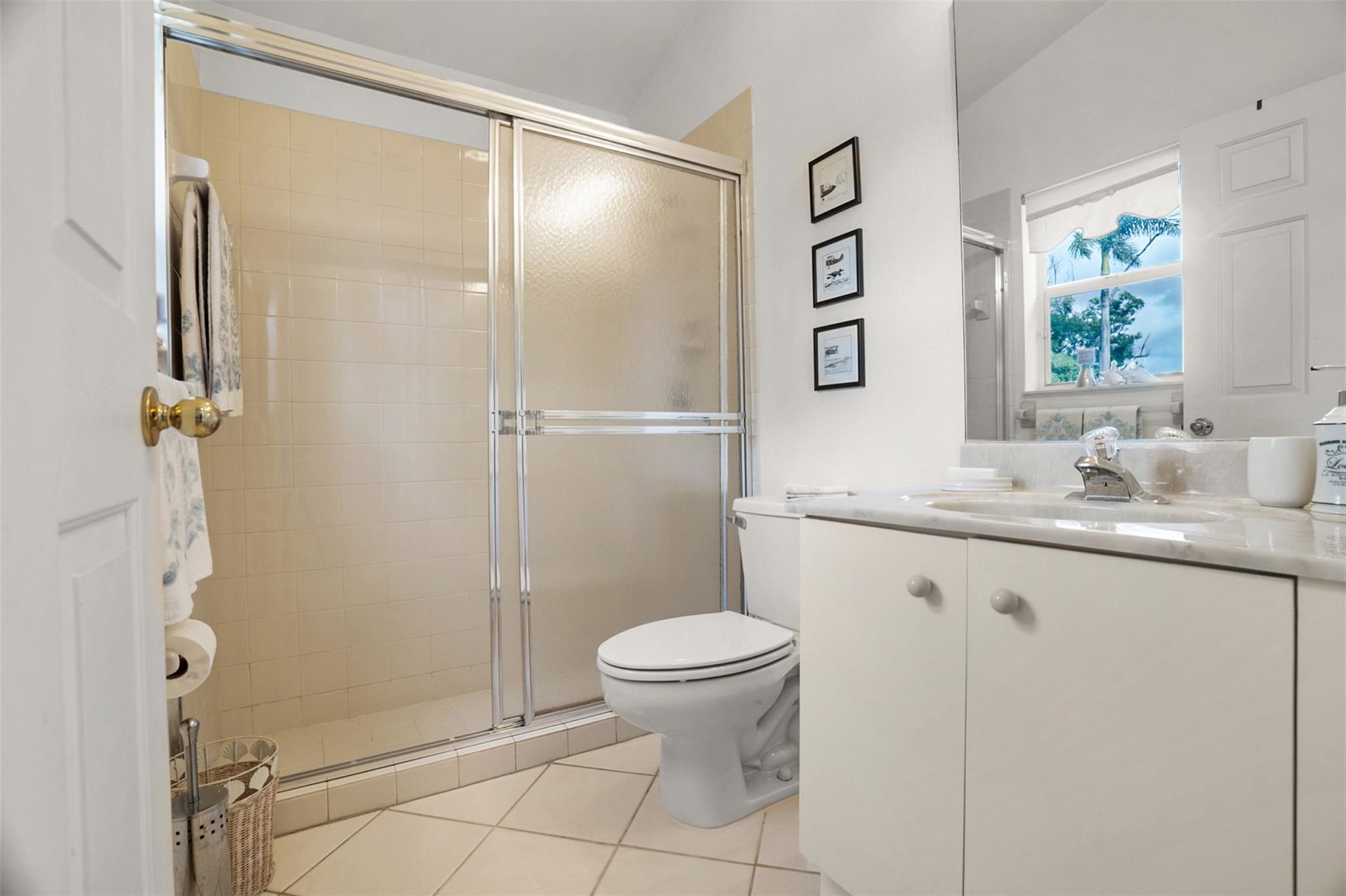 Hollywood Lakes Country C - Residential Lease