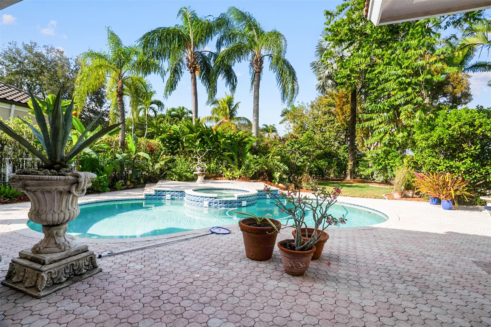 Hollywood Lakes Country C - Residential Lease