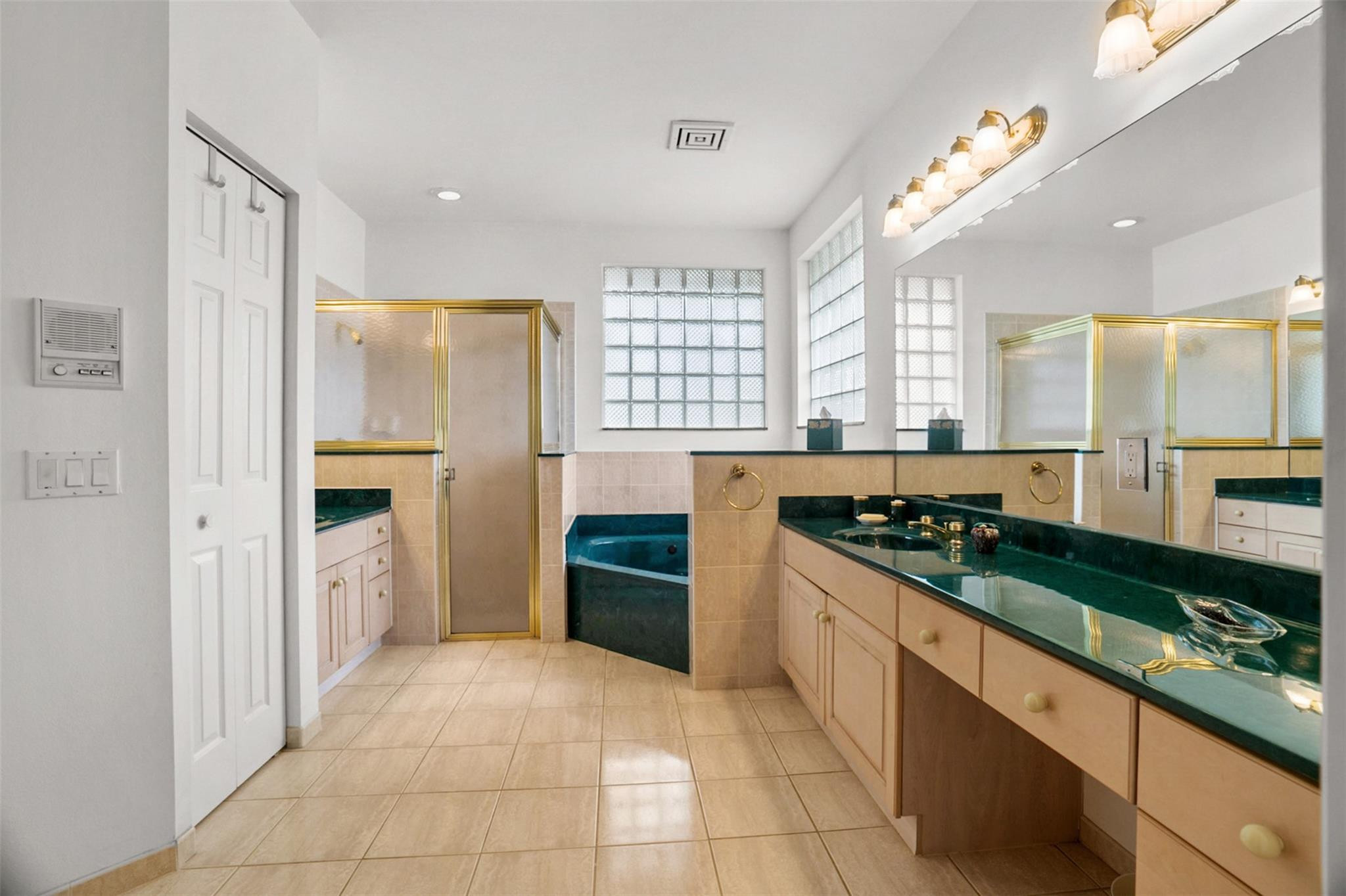 Hollywood Lakes Country C - Residential Lease