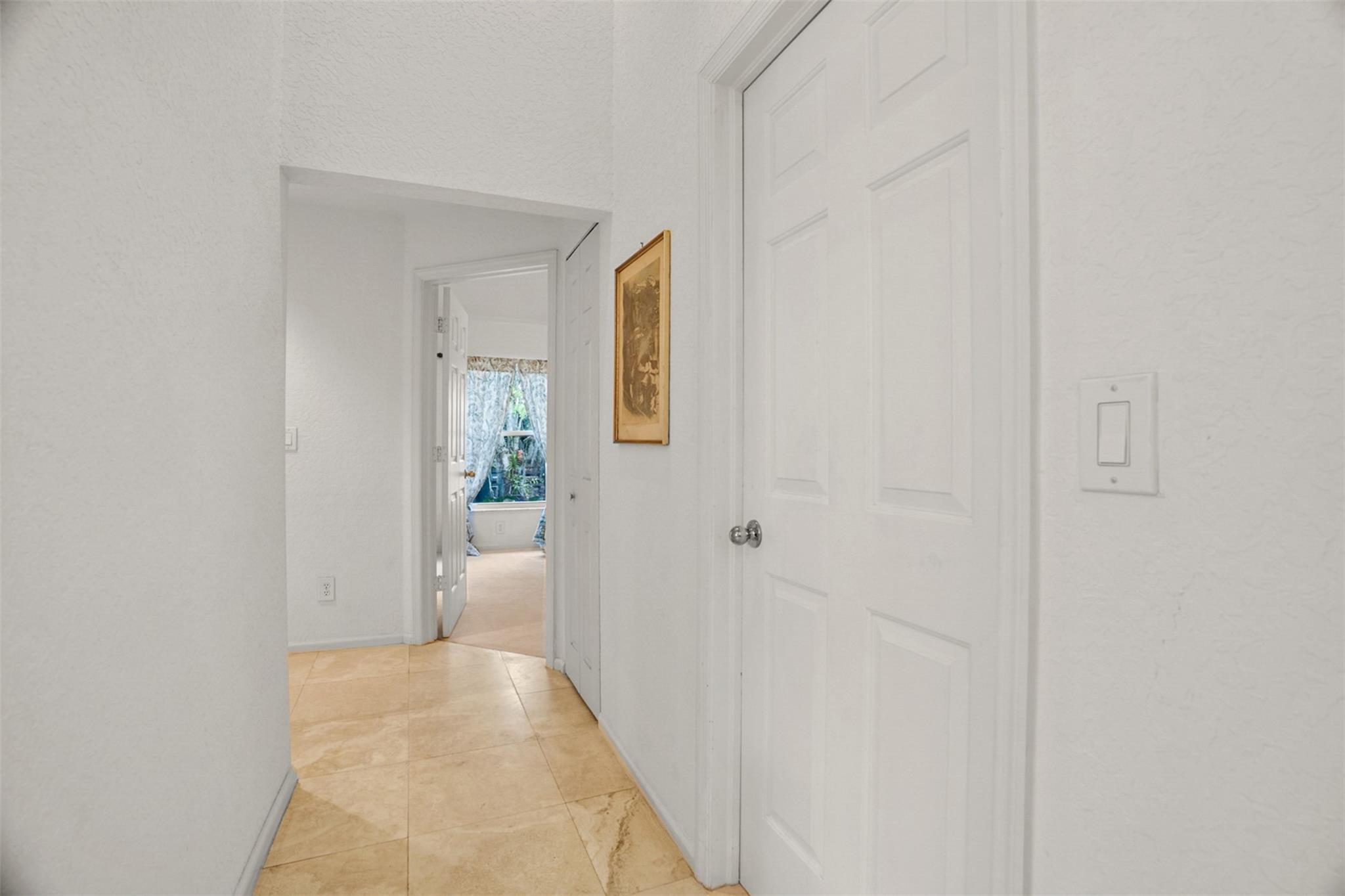 Hollywood Lakes Country C - Residential Lease