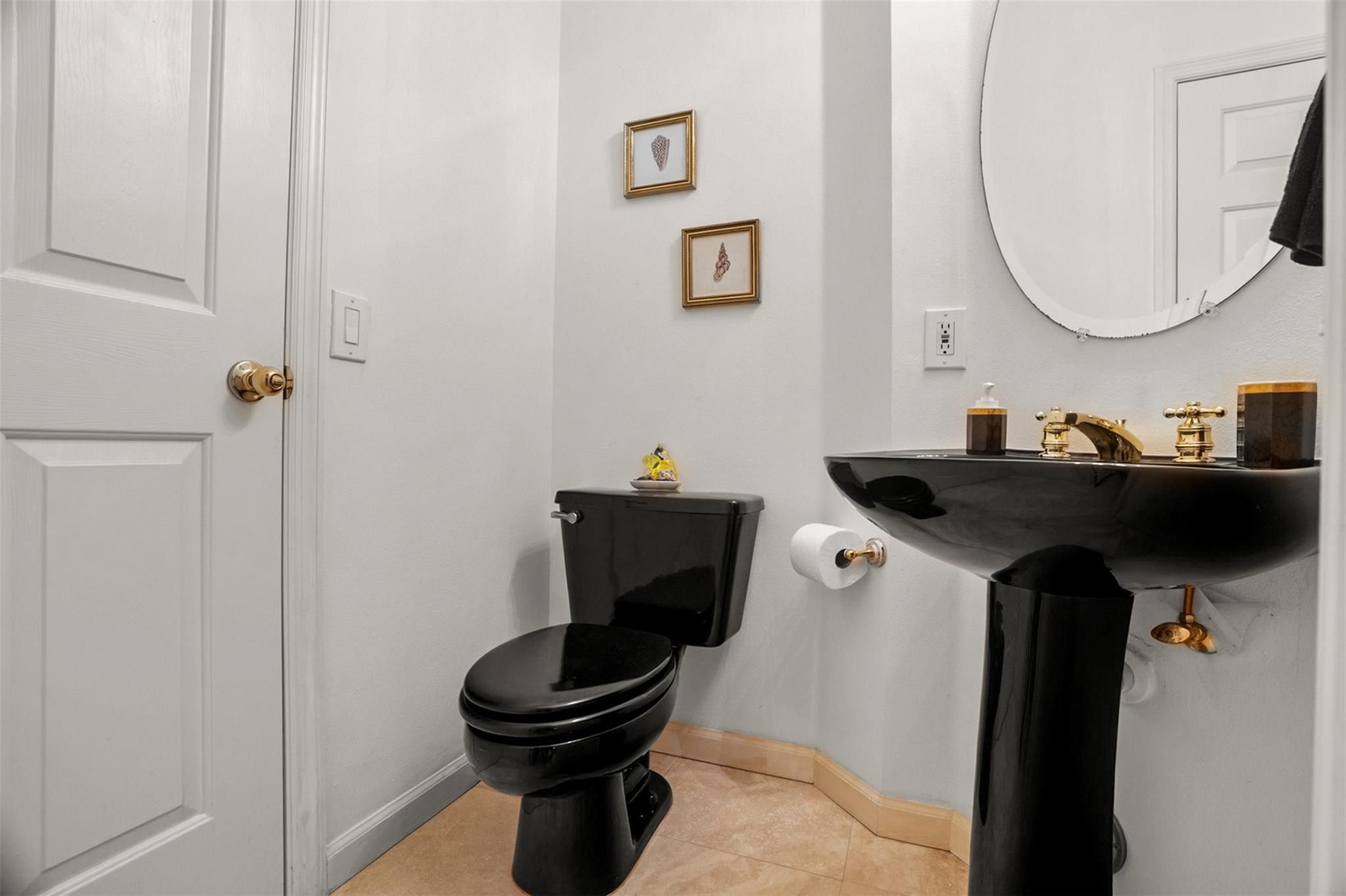 Hollywood Lakes Country C - Residential Lease