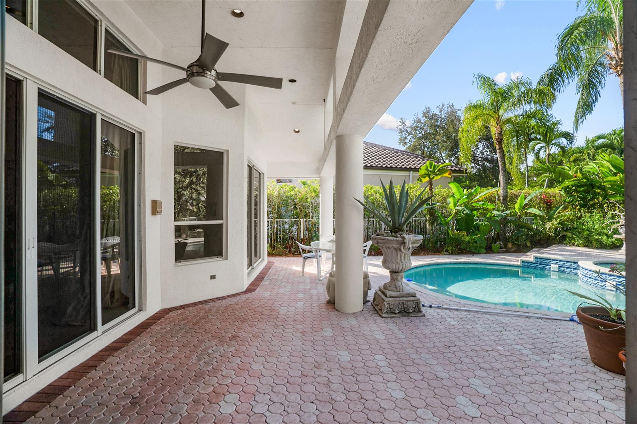 Hollywood Lakes Country C - Residential Lease