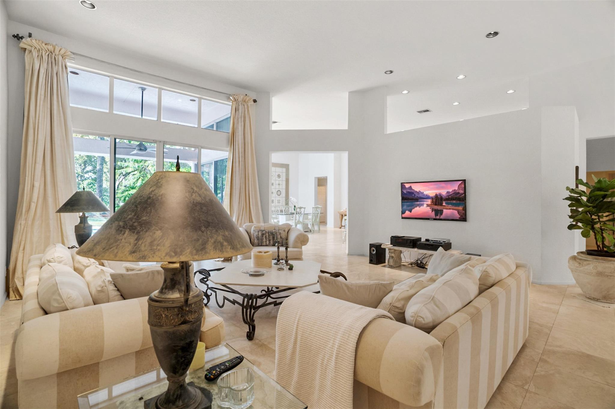 Hollywood Lakes Country C - Residential Lease