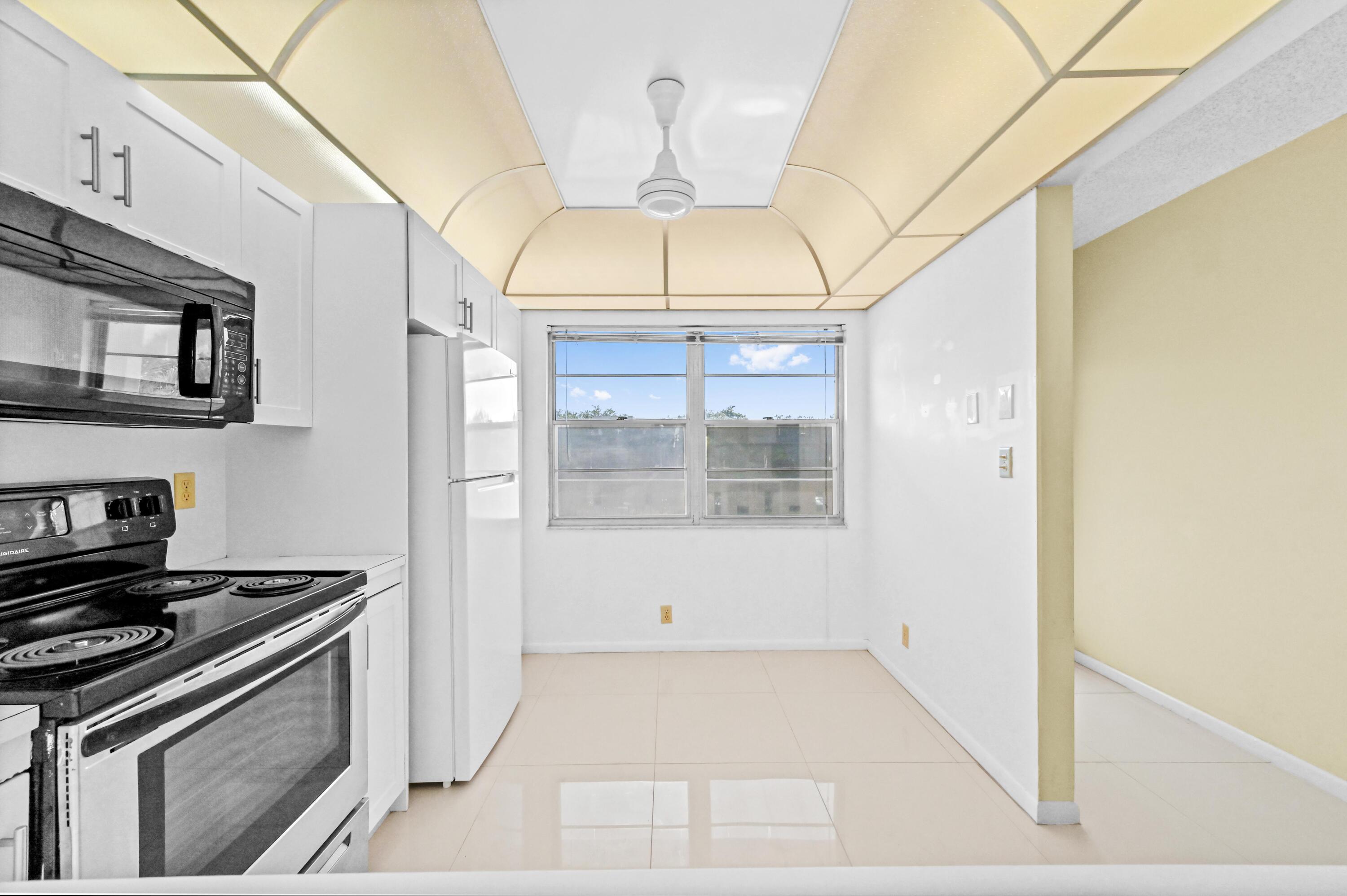 LUCAYA VILLAGE 1-C CONDO - Residential