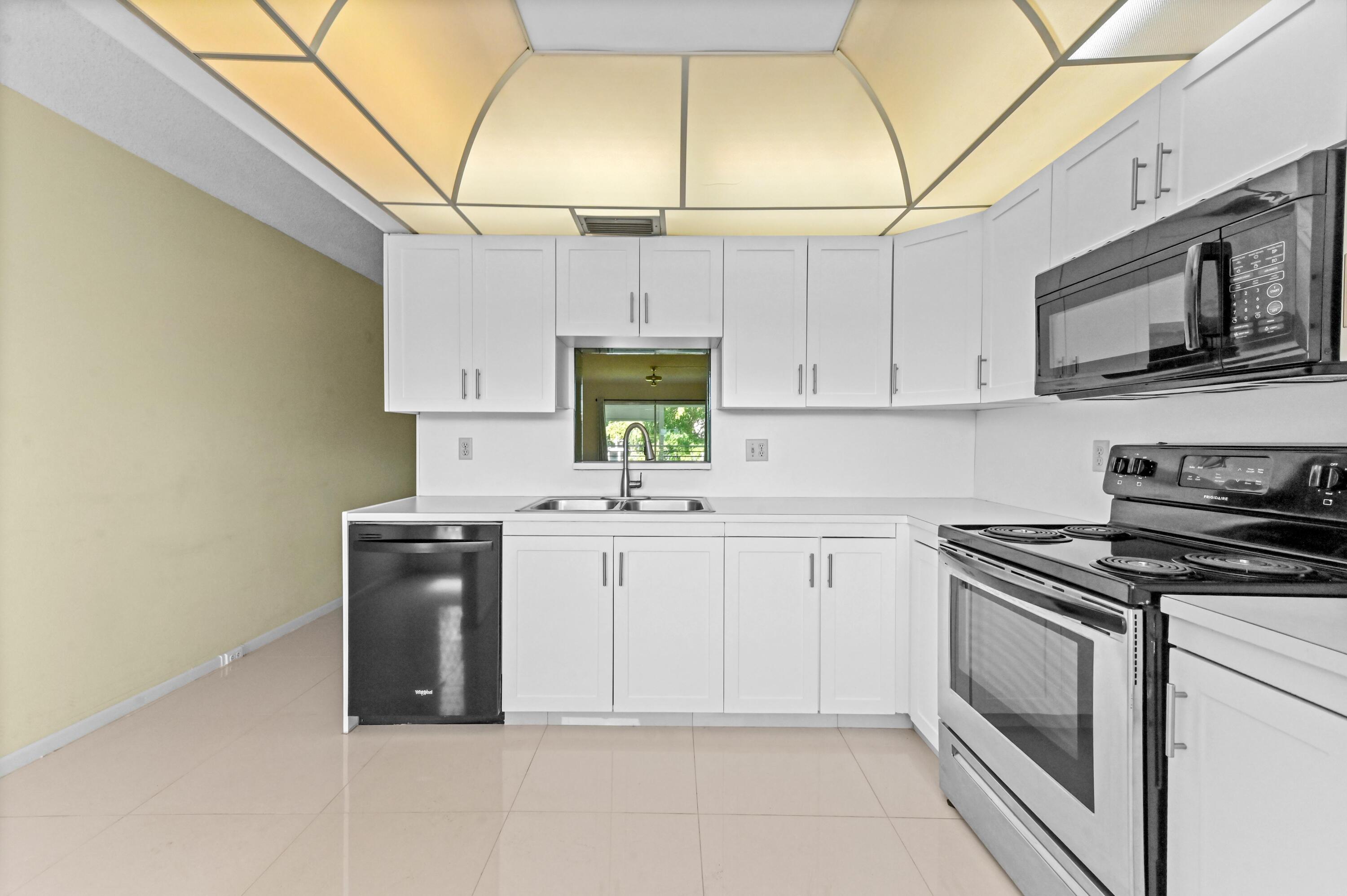 LUCAYA VILLAGE 1-C CONDO - Residential