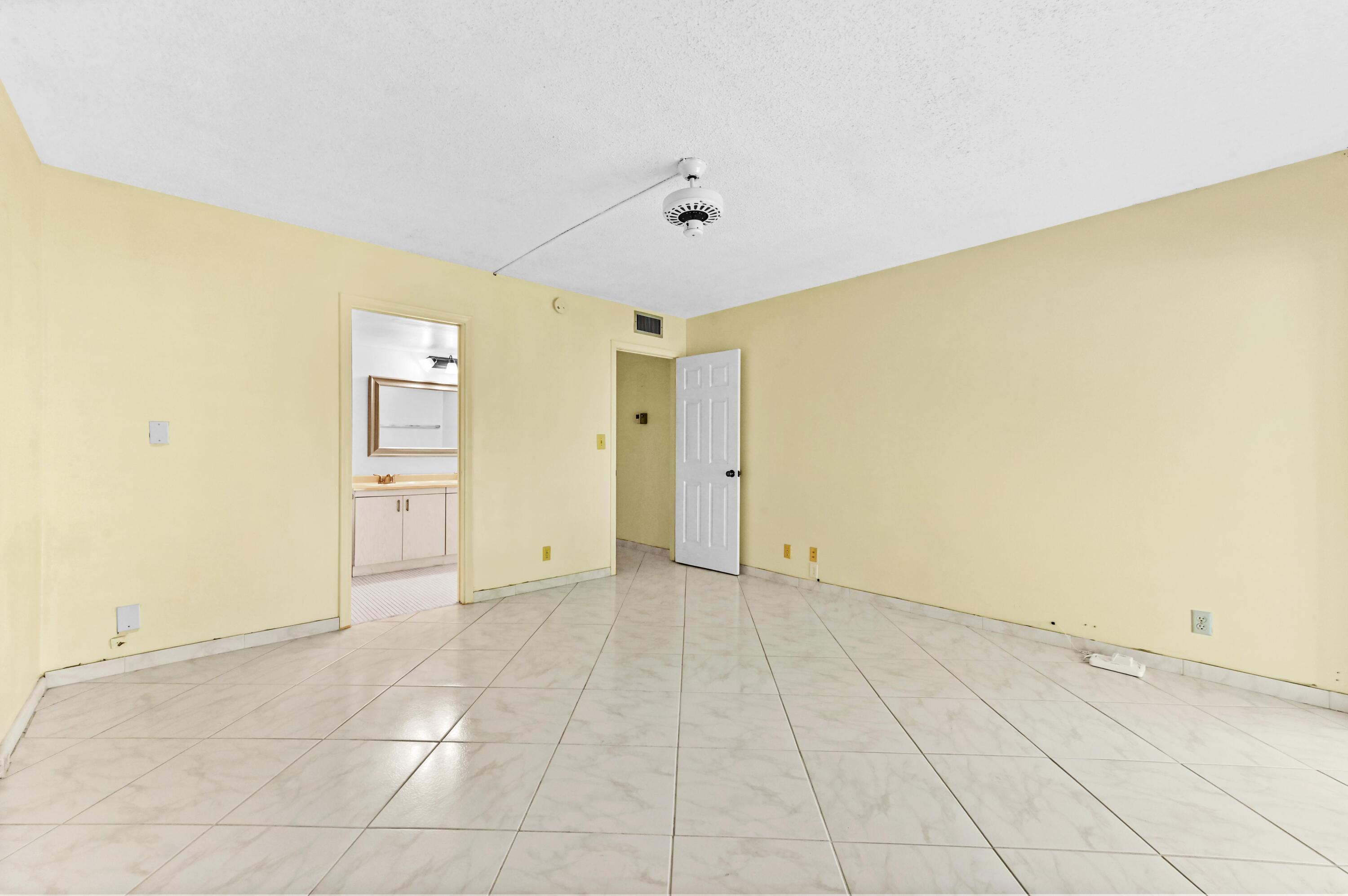 LUCAYA VILLAGE 1-C CONDO - Residential