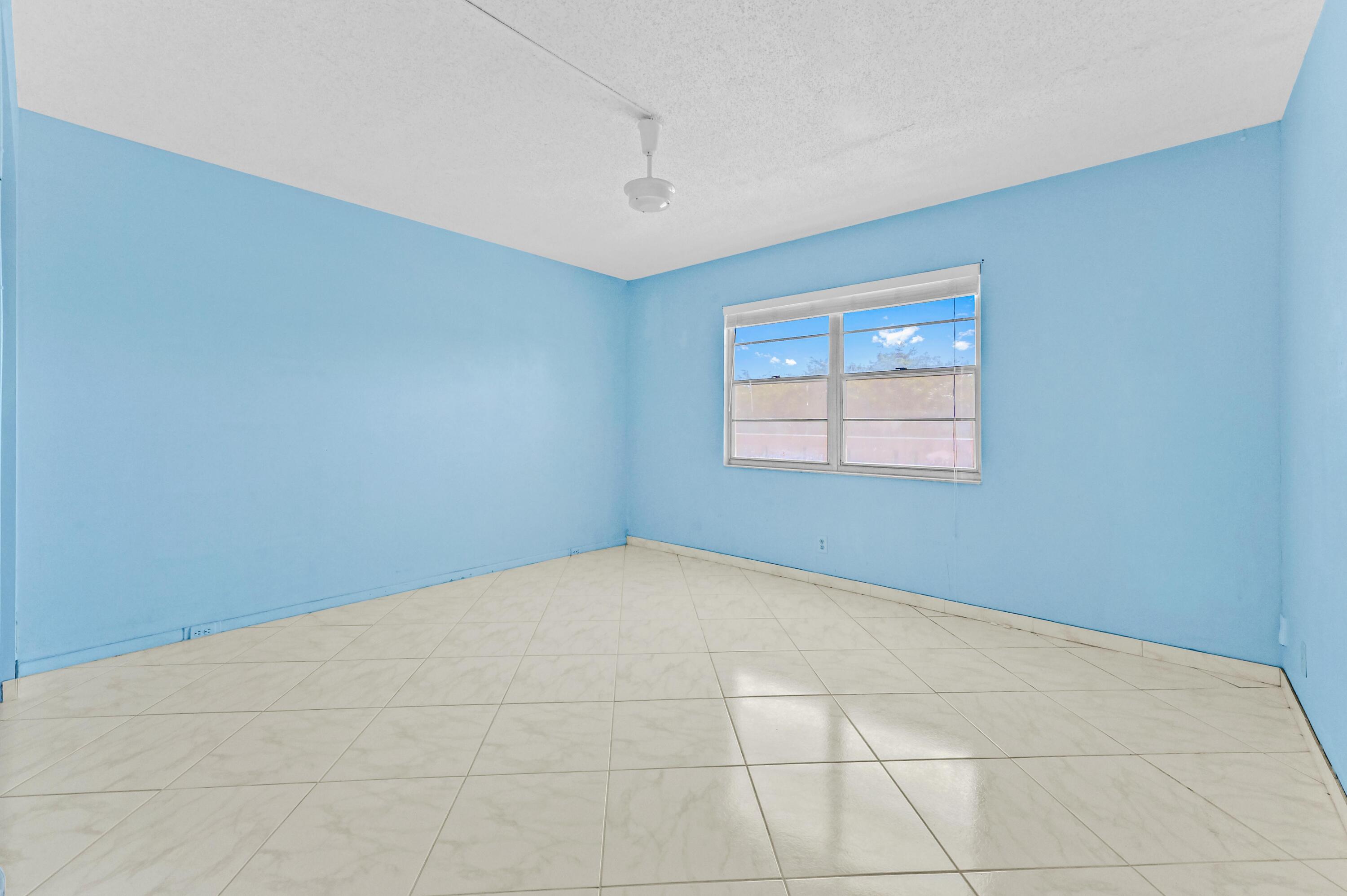 LUCAYA VILLAGE 1-C CONDO - Residential