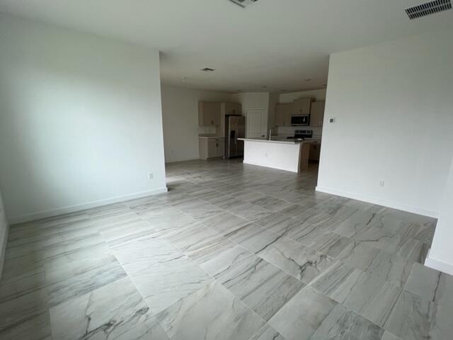 2751 NE Breezeway Circle