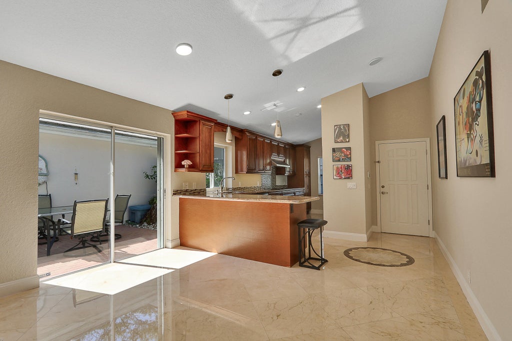 Photo of 12 Admirals Court, Palm Beach Gardens, FL 33418 (MLS # R11029355)