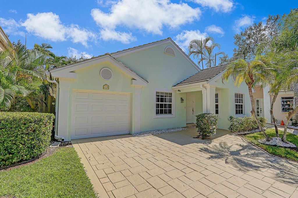 Photo of 12 Admirals Court, Palm Beach Gardens, FL 33418 (MLS # R11029355)