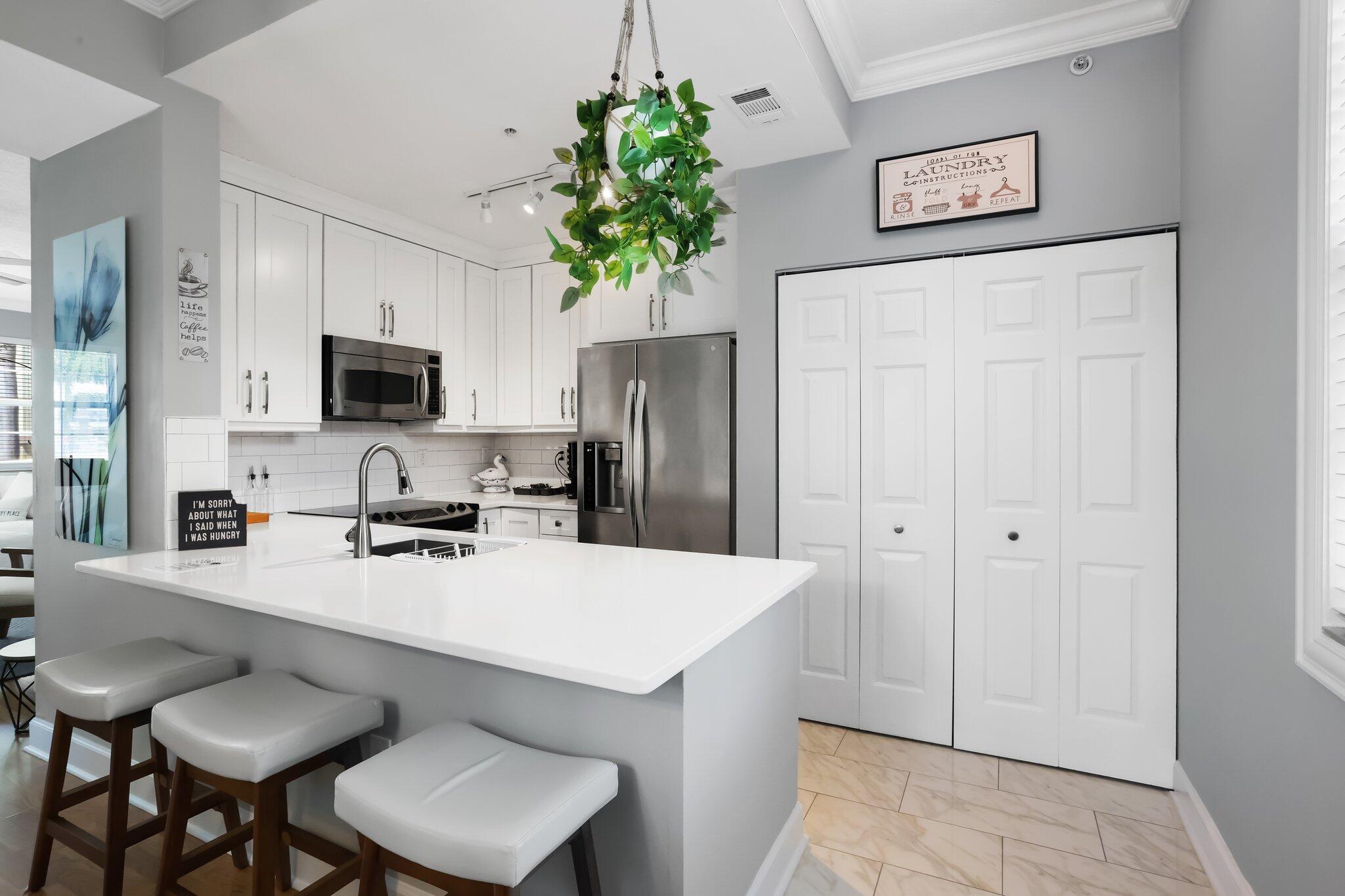 MOORINGS AT LANTANA TOWNH - Residential Lease