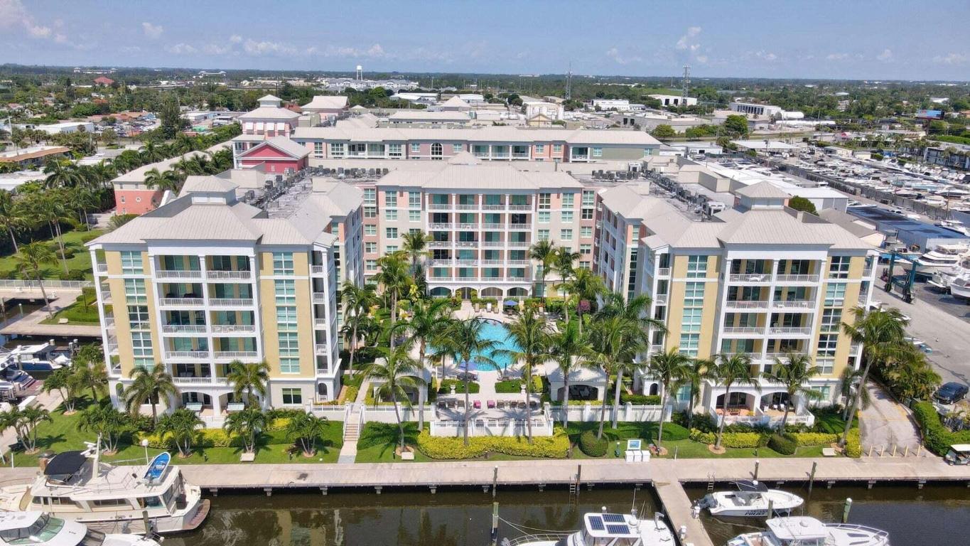 MOORINGS AT LANTANA TOWNHOUSES CONDO - Residential Lease