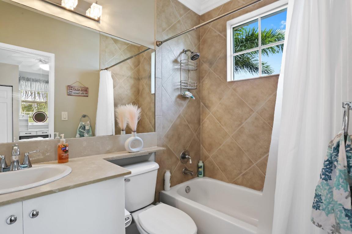 MOORINGS AT LANTANA TOWNHOUSES CONDO - Residential Lease