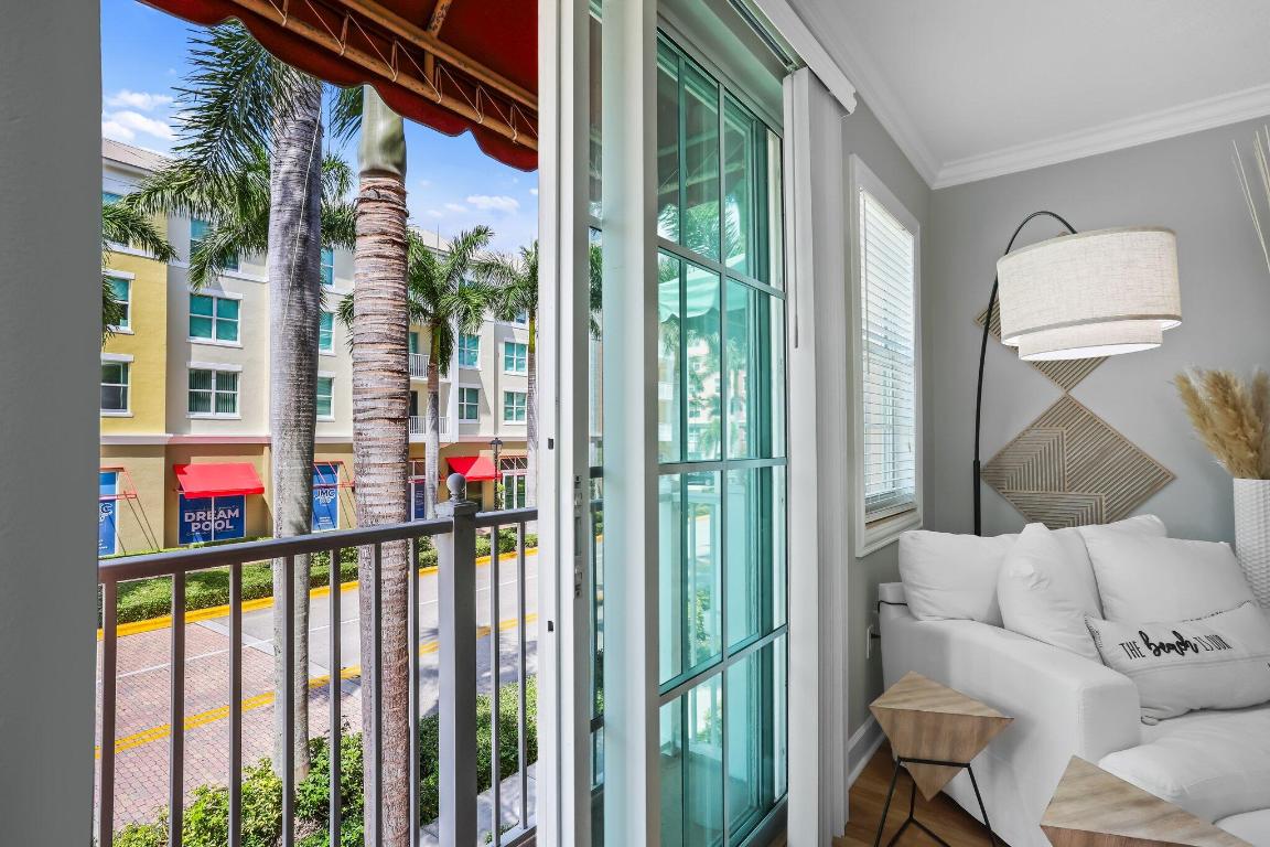 MOORINGS AT LANTANA TOWNHOUSES CONDO - Residential Lease