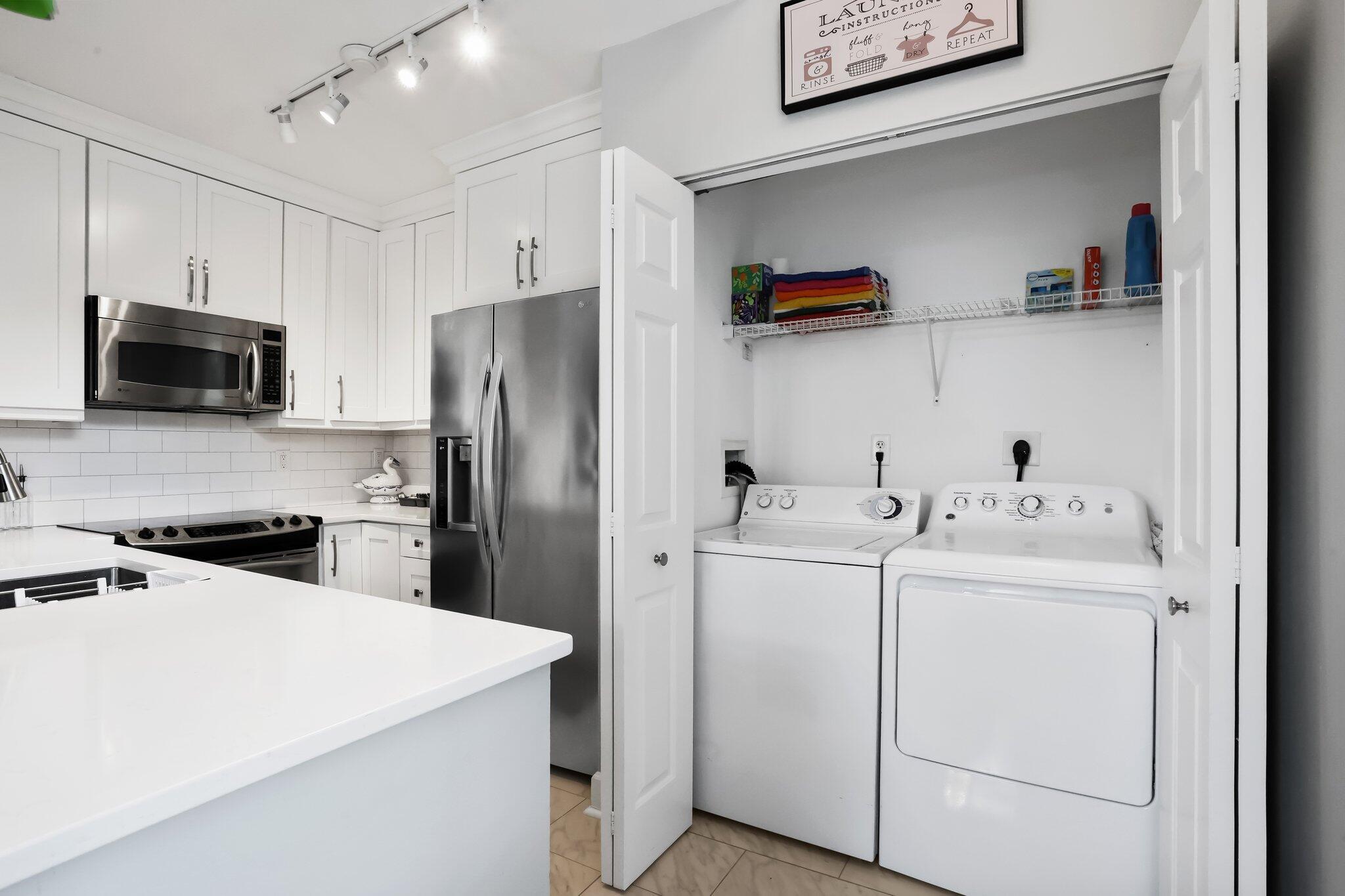 MOORINGS AT LANTANA TOWNH - Residential Lease