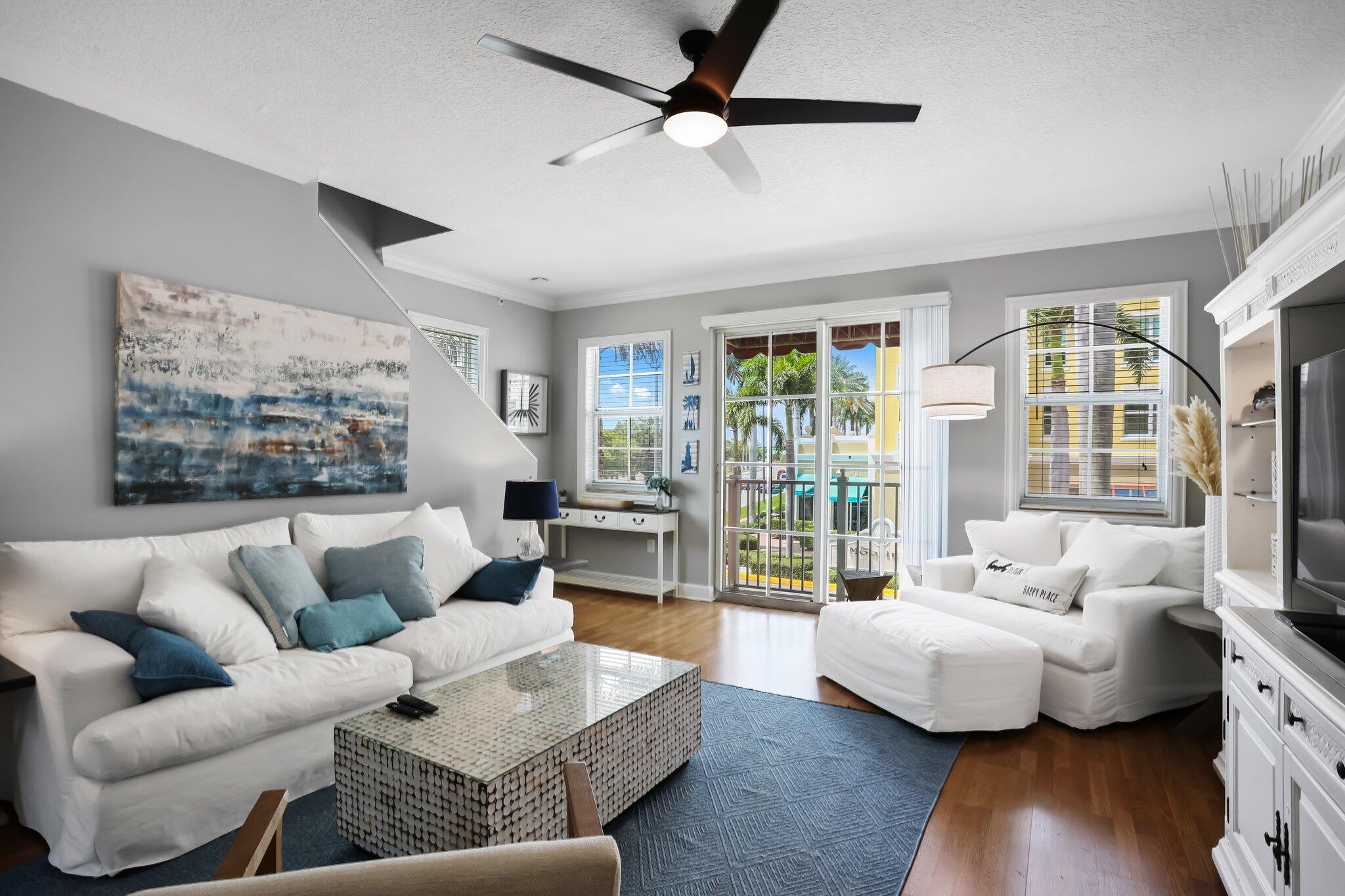 MOORINGS AT LANTANA TOWNH - Residential Lease