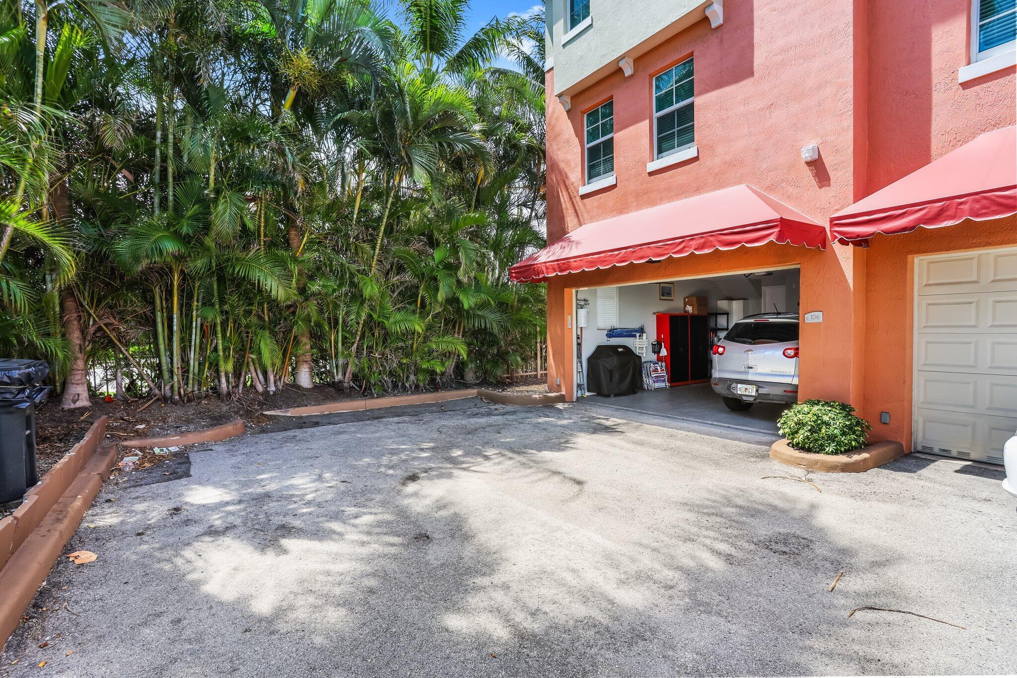 MOORINGS AT LANTANA TOWNH - Residential Lease