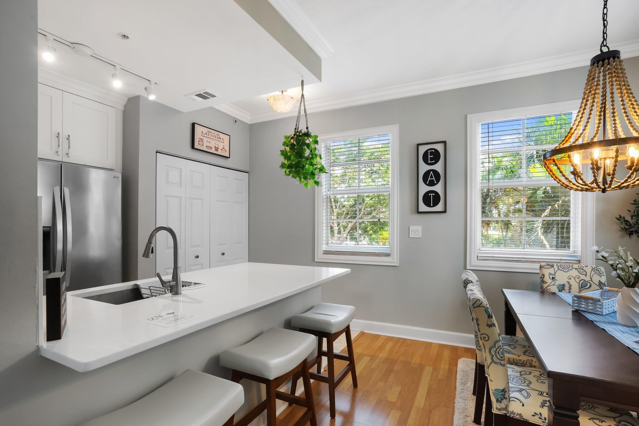 MOORINGS AT LANTANA TOWNH - Residential Lease