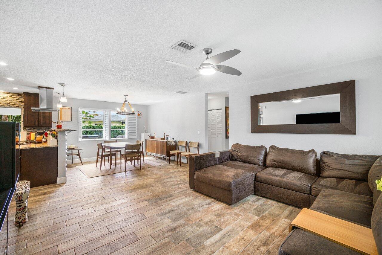 FRANWOOD PINES - Residential