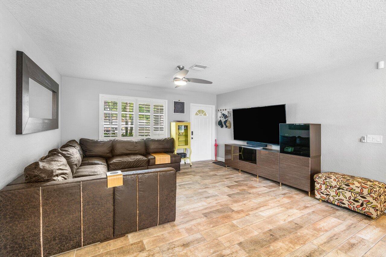 FRANWOOD PINES - Residential