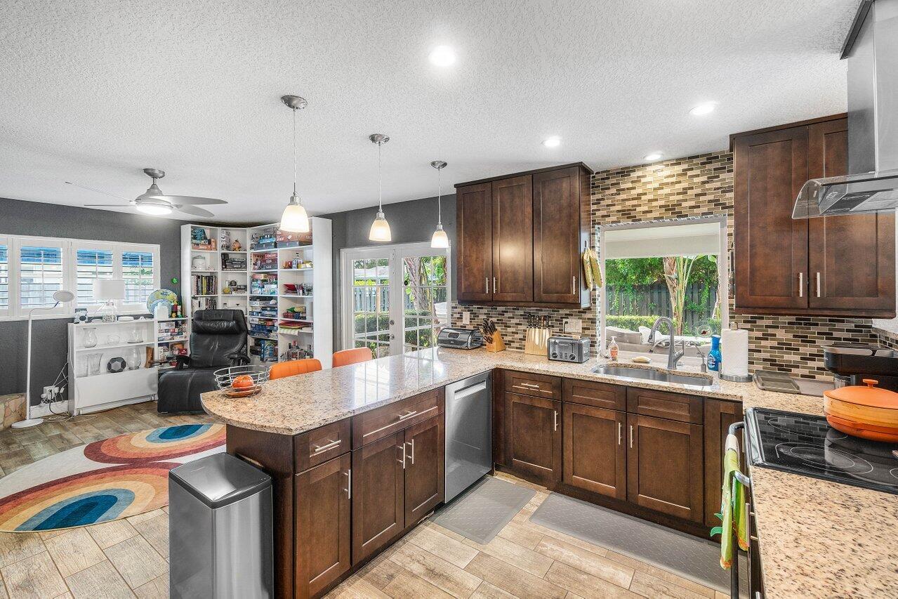 FRANWOOD PINES - Residential