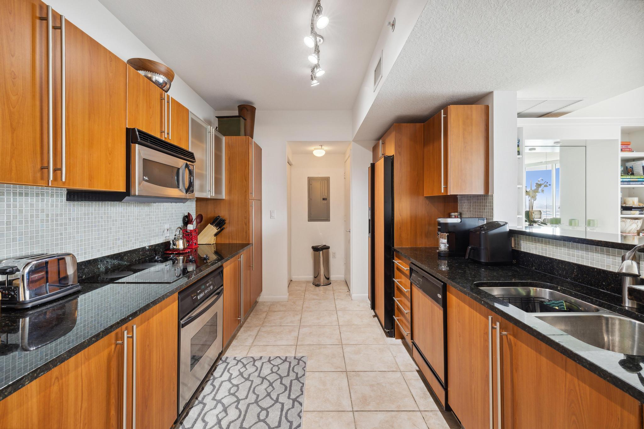 SLADE CONDOMINIUM - Residential Lease