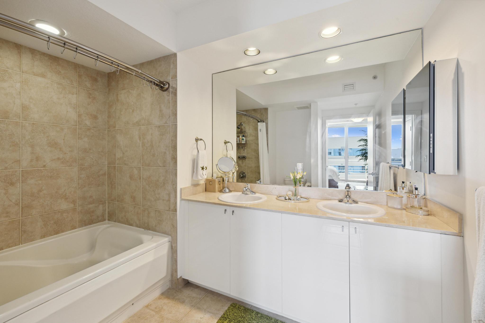 SLADE CONDOMINIUM - Residential Lease