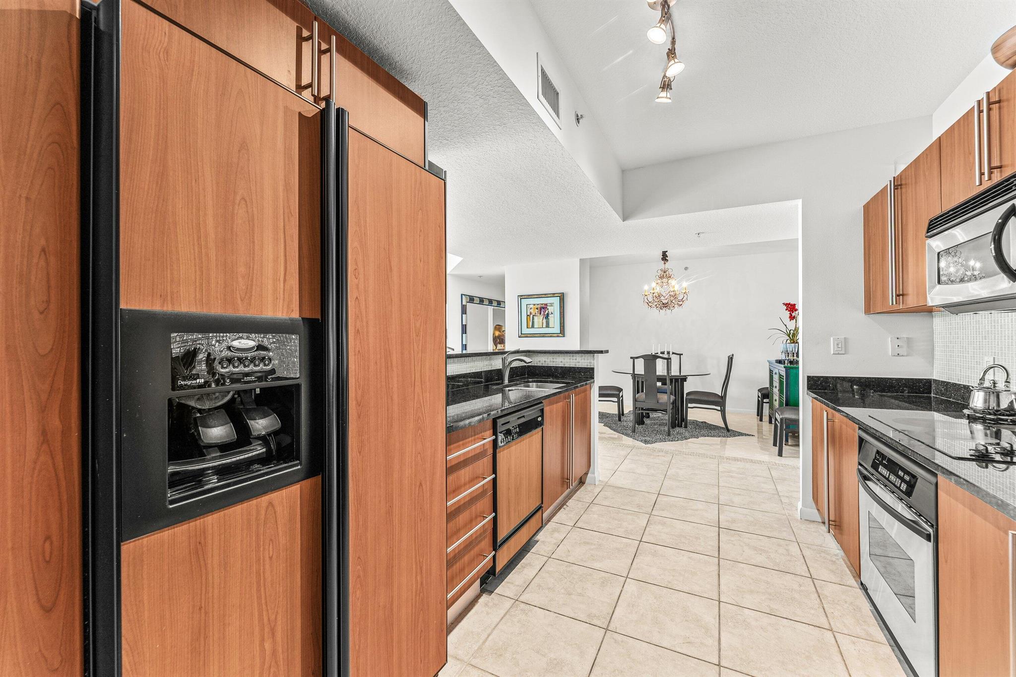 SLADE CONDOMINIUM - Residential Lease