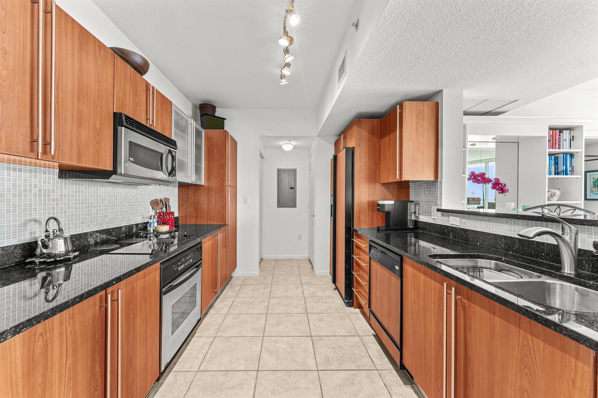 SLADE CONDOMINIUM - Residential Lease