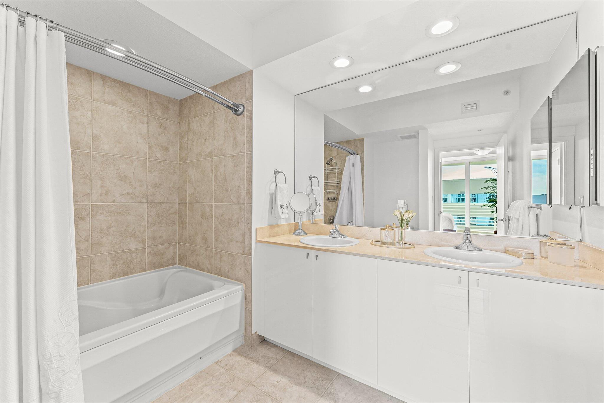 SLADE CONDOMINIUM - Residential Lease