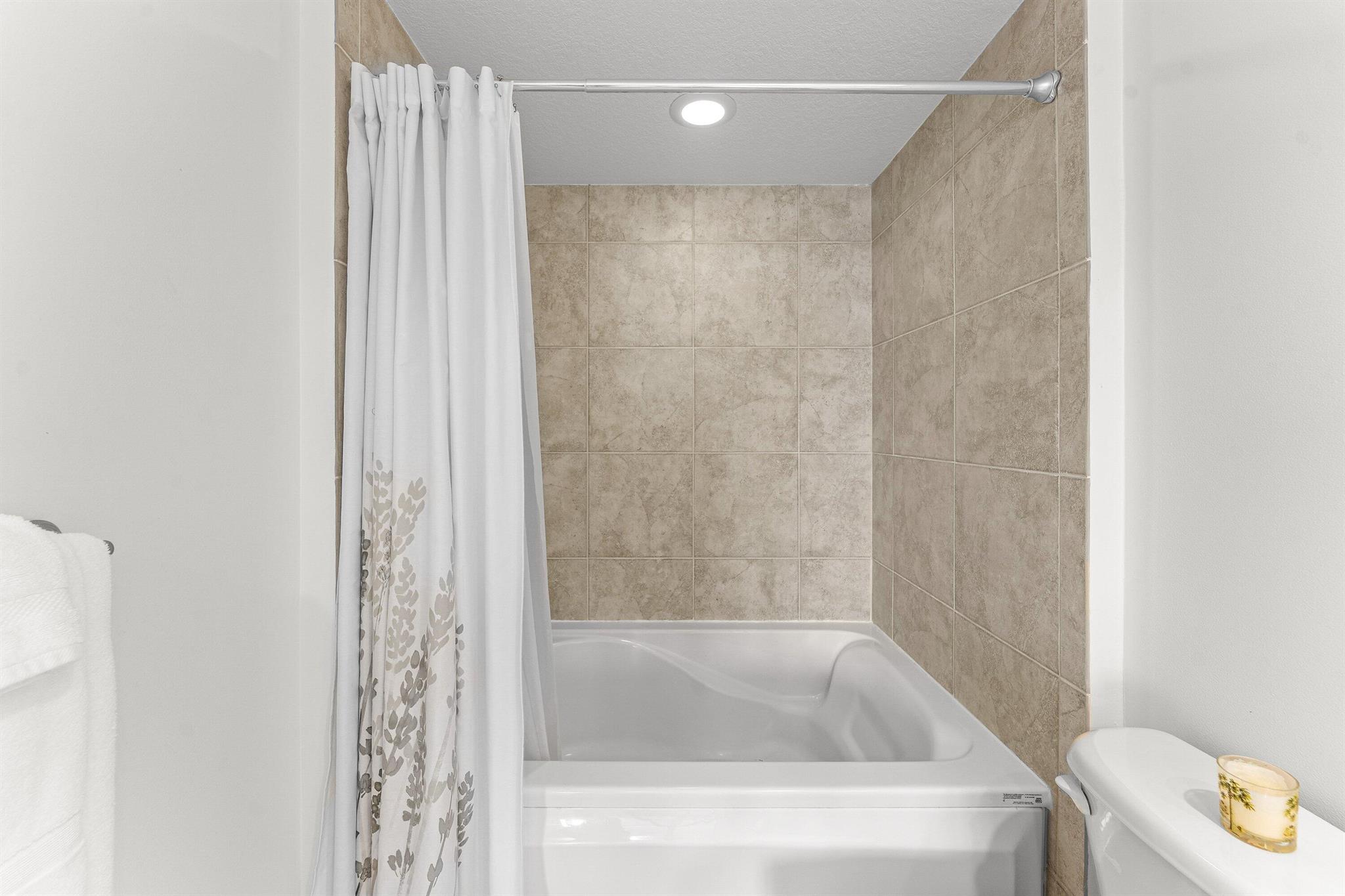 SLADE CONDOMINIUM - Residential Lease