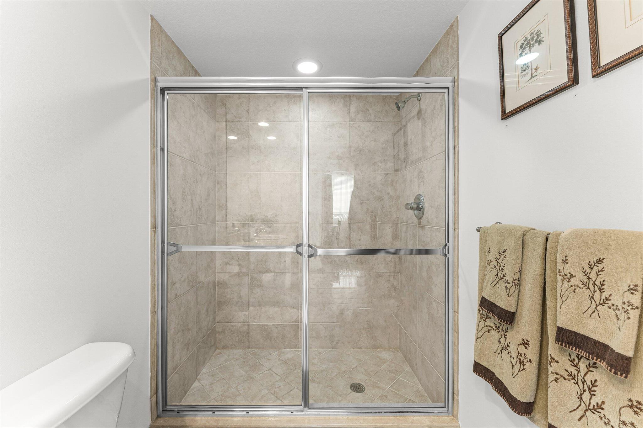 SLADE CONDOMINIUM - Residential Lease