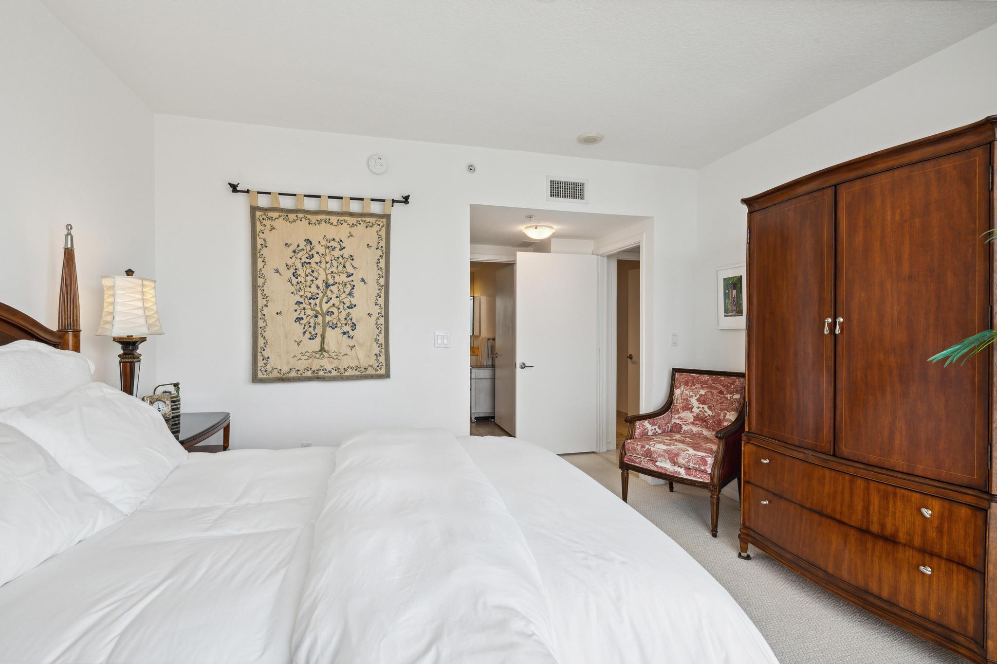 SLADE CONDOMINIUM - Residential Lease