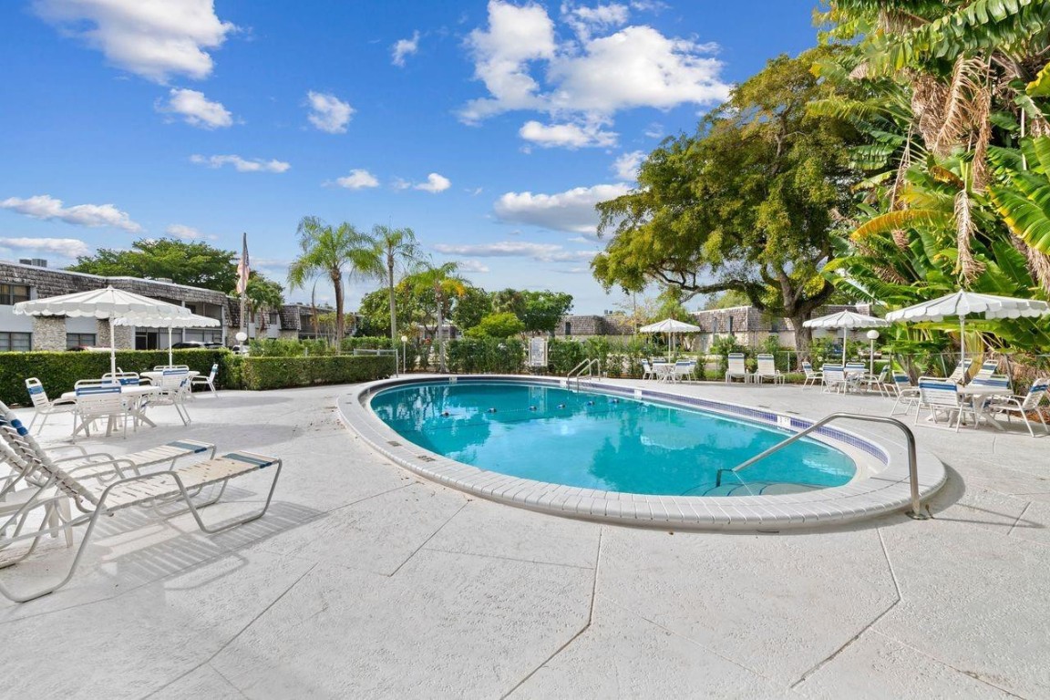 OAKLAND SHORES COMMUNITY - Residential